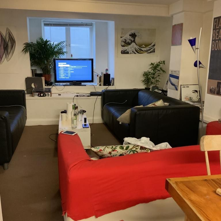 6 bedroom house to rent - Photo 1