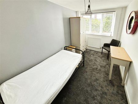 1 bedroom in a house share to rent - Photo 5