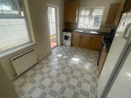 House share to rent - Photo 2
