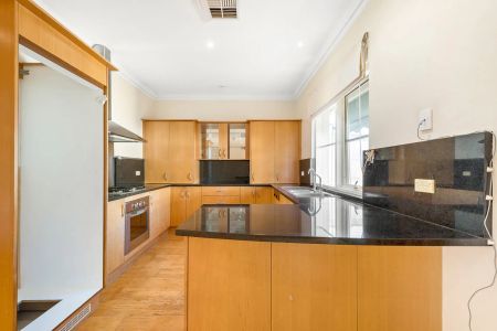 Three bedroom two bathroom home in wanted locale - Photo 3