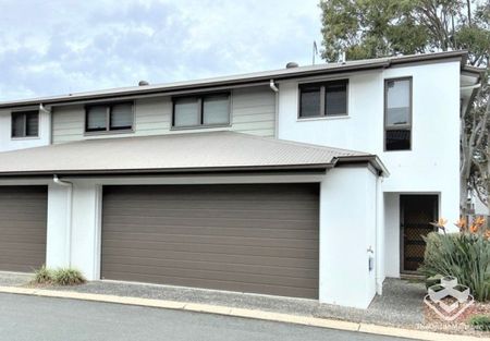 Modern 3 Bedroom Townhouse Available Now - Photo 5