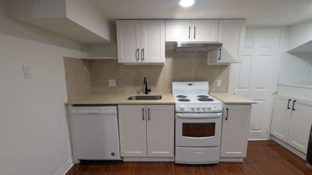 For Lease - 230 Alsace Road, Richmond Hill, Ontario - Photo 3