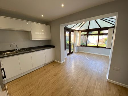 Rochford Court, Shirley - Photo 4