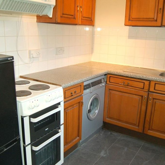 1 bedroom ground floor flat to rent - Photo 1