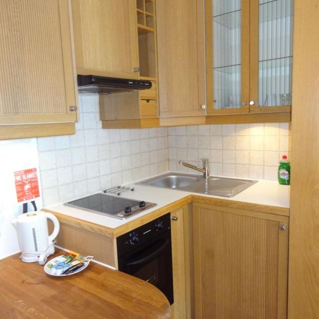 Flat 20 Cartwright Gardens, Bloomsbury WC1H 9EH - Photo 1