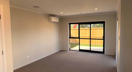 Brand New 3-bedroom Townhouse for Rent!! - Photo 2