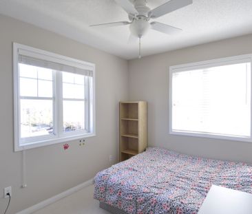 For Lease - 2266 Baronwood Drive, Oakville, Ontario - Photo 4