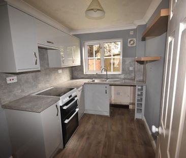 2 bedroom terraced house to rent - Photo 2