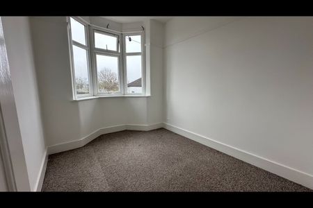 3 Bed Terraced House, Ecclesbourne Gardens, N13 - Photo 5