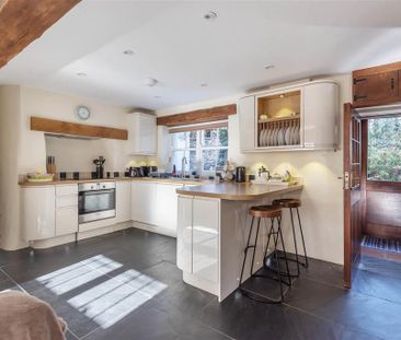 2 bedroom terraced house to rent - Photo 4