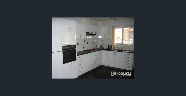 Family-friendly & Spacious Single Level Classic Home - Photo 1