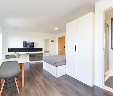 1 bedroom in a flat share to rent - Photo 6