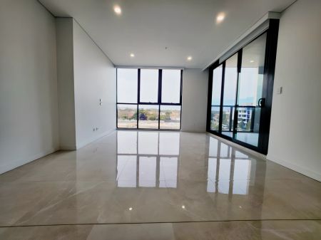 2 bed 2 bath - Photo 2