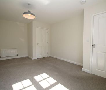 2 bedroom end of terrace house to rent - Photo 6