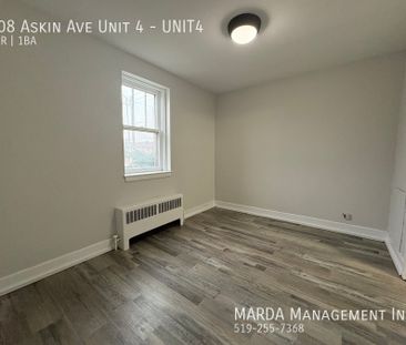 NEWLY RENOVATED 1-BEDROOM/1BATH APARTMENT + HYDRO - Photo 1