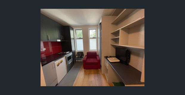 STUDENT ACCOMMODATION - OPPOSITE SWINBURNE UNIVERSITY - Photo 1