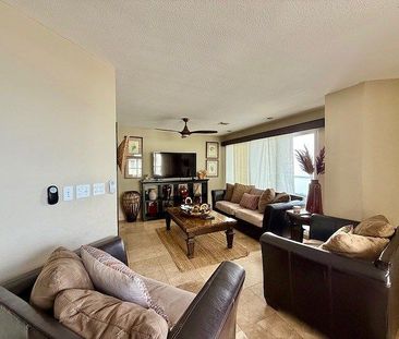 Spacious 3 Bedroom on 14th Floor - Foto 1