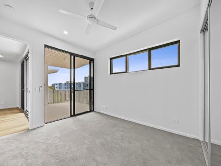 Stunning Apartment Only a Stones Throw to Everything! - Photo 3