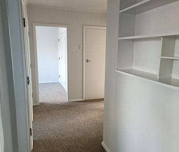 Charming Tawa 2BR Townhouse! - Photo 6