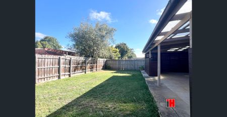 5-bedroom house with Exceptional Entertaining Spaces ✨ - Photo 2