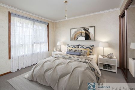 A CLASSICAL FAMILY HOME - Photo 5