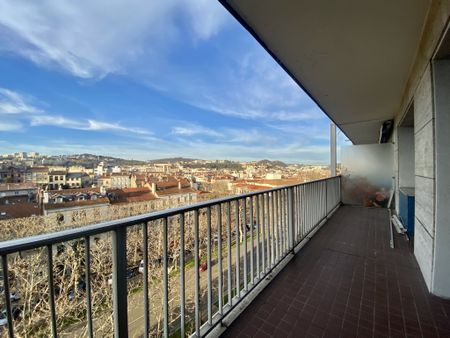 T3 de 99m² avec terrasse + balcon - Cours Fauriel - Photo 2