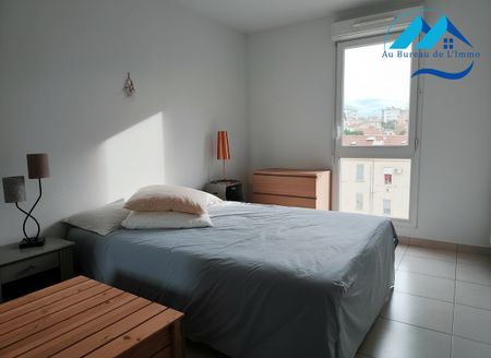 Location Appartement 3 pièces 57m² MARSEILLE 4ème - Photo 4