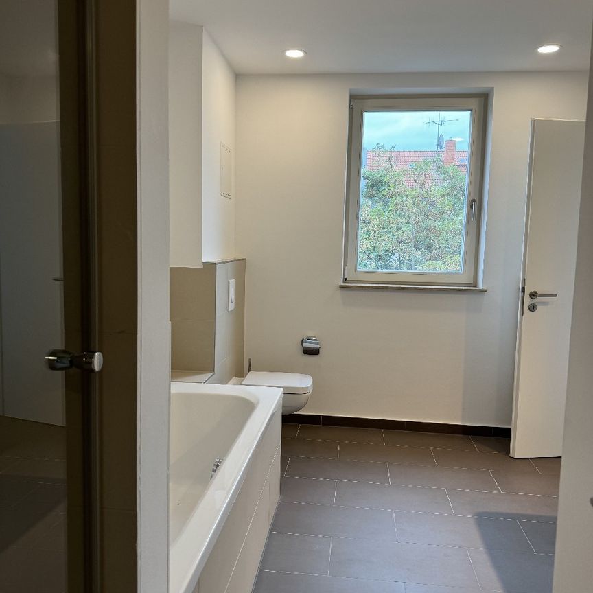 Moderne 4-Zimmerwohnung mit Wintergarten - Photo 1