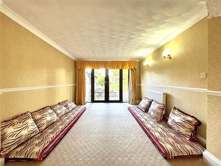 Frays Avenue, West Drayton, UB7 - Photo 4