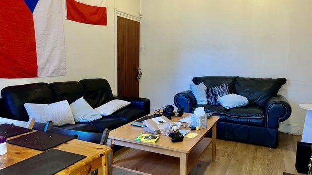 2 bedroom house to rent - Photo 1