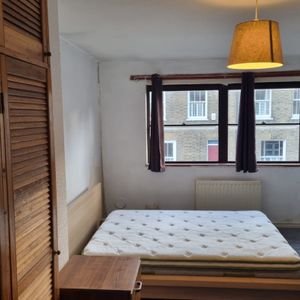 Eversleigh Road E6 1HQ - Photo 2
