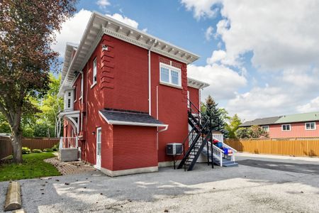 For Lease - 1110 Simcoe Street Unit# Upper #2, Oshawa, Ontario - Photo 4