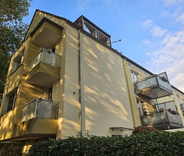 Gemütliche Dachgeschosswohnung mit ca. 34 m² Wohnfläche und Einbauk... - Photo 5