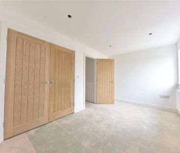 2 bedroom semi-detached house to rent - Photo 2