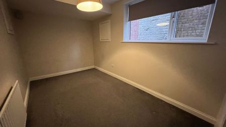 High Street, Scunthorpe - Photo 5