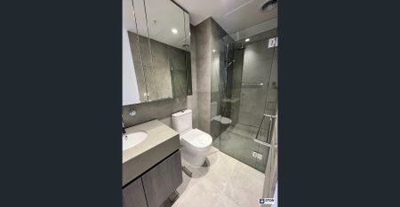 Next to new - Two bedroom modern apartment - Photo 2