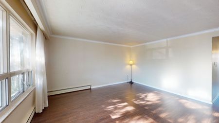For Lease - 52 Waniska Avenue Unit# Unit 4, Toronto, Ontario - Photo 4