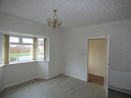 2 bedroom semi-detached bungalow to rent - Photo 4