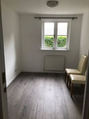 2 Bed Flat, Brompton Park Crescent, SW6 - Photo 1