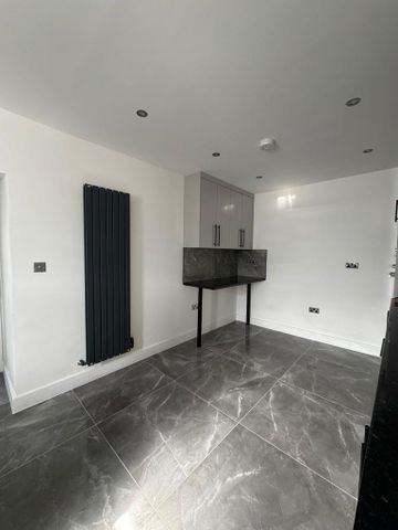 5 bedroom semi-detached house to rent - Photo 3
