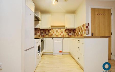 Well-presented two bedroom apartment close to Cabot Circus! - Photo 5