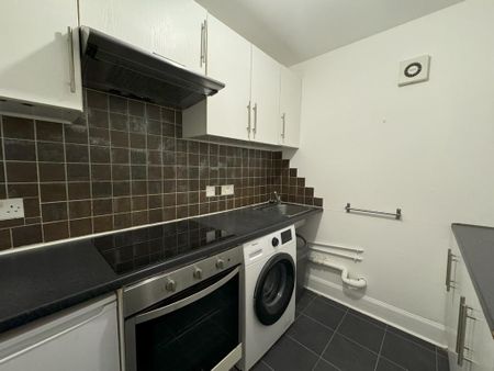 2 bedroom flat to rent - Photo 4