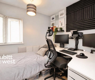 3 bedroom semi-detached house to rent - Photo 2