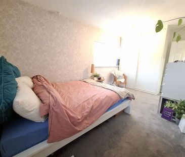 Marlins Turn, Hemel Hempstead - Photo 2