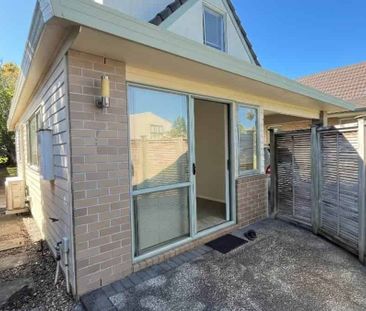 Sunny 1 Bedroom Home! - Photo 4