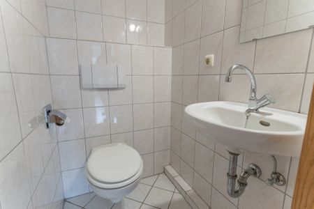 Schöne ca. 135 m² große 4-Zimmer-Maisonettewohnung mit Dachatelier und Westloggia in Garenfeld! - Photo 5