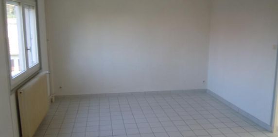 Location Appartement 4 pièces 75m² MACON 71000 - Photo 2