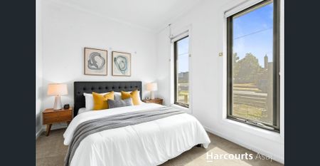 Thriving Townhouse in Noble Park - Photo 2