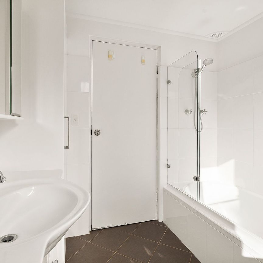 Coastal Living in Prime Cronulla Location - Photo 1