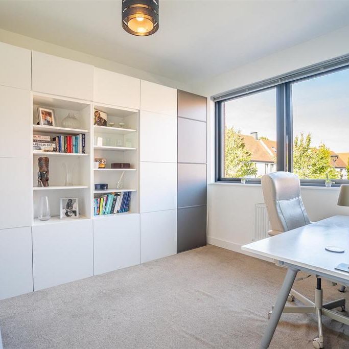 3 bedroom end of terrace house to rent - Photo 1